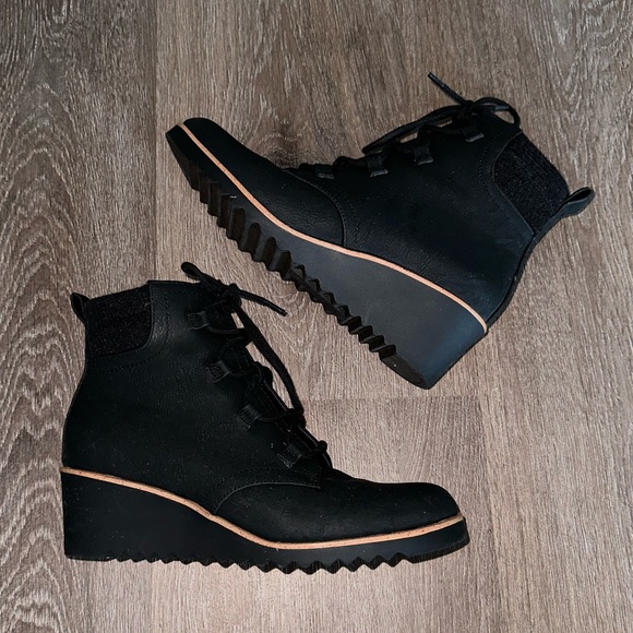 LifeStride Zone Wedge Boots Size 6.5 - Picture 3 of 9